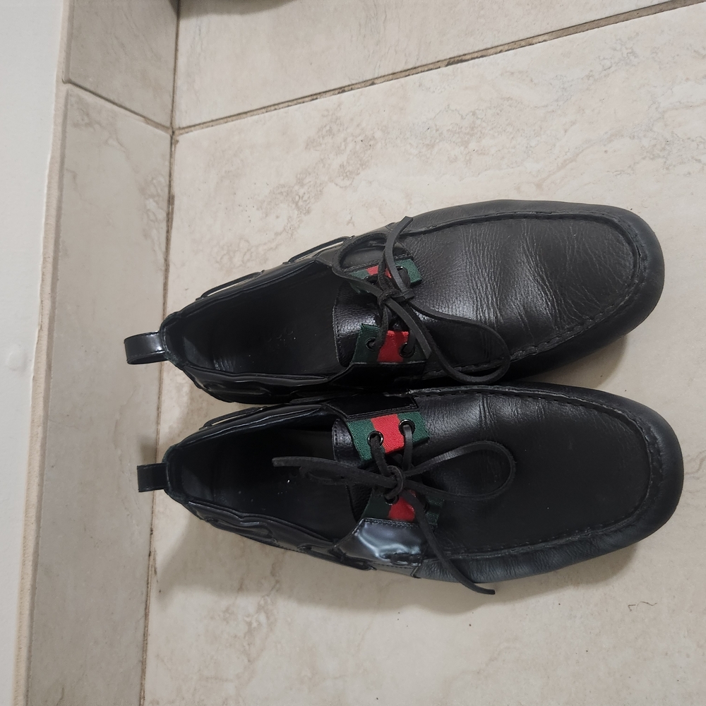 Gucci Black Leather Loafers with Red and Green Accents